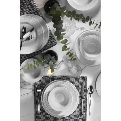 18-delars servis i vitt porslin