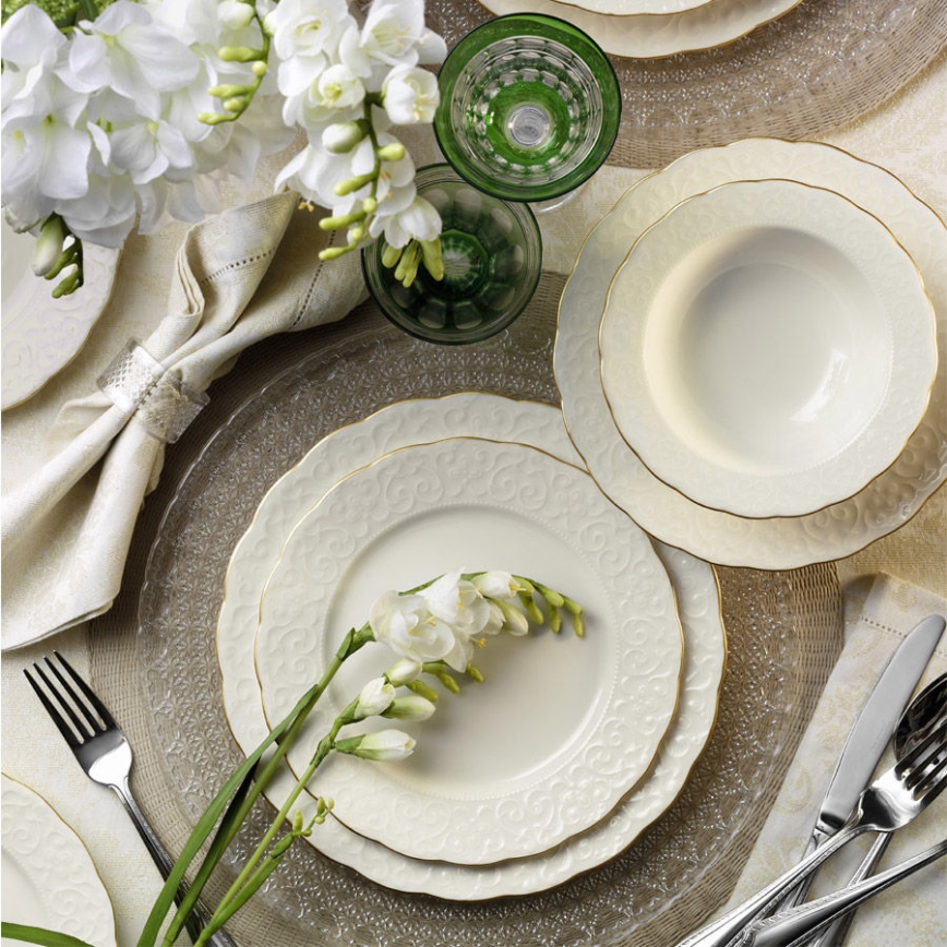 24-delars middagsservis i porslin, vit/guld