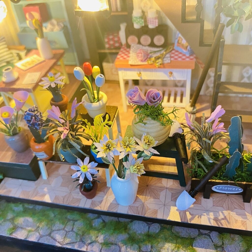 2Kids Toys - Miniatyr av Darcyin blomsterhus, 2xAAA