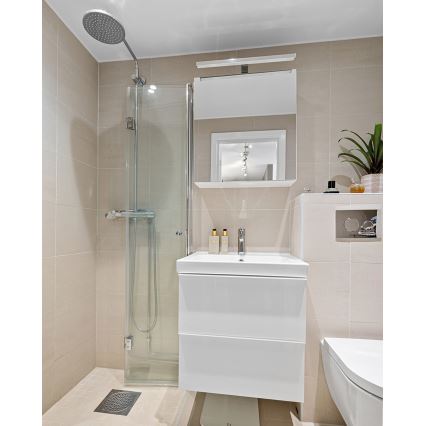 Badrumsspegel med LED-belysning LED/8W/230V 4000K 50 cm IP44 skinande krom