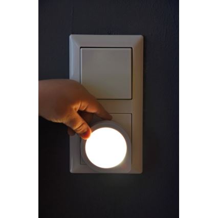 Brennenstuhl - LED navigationslampa med stickkontakt with a sensor LED/0,2W/230V