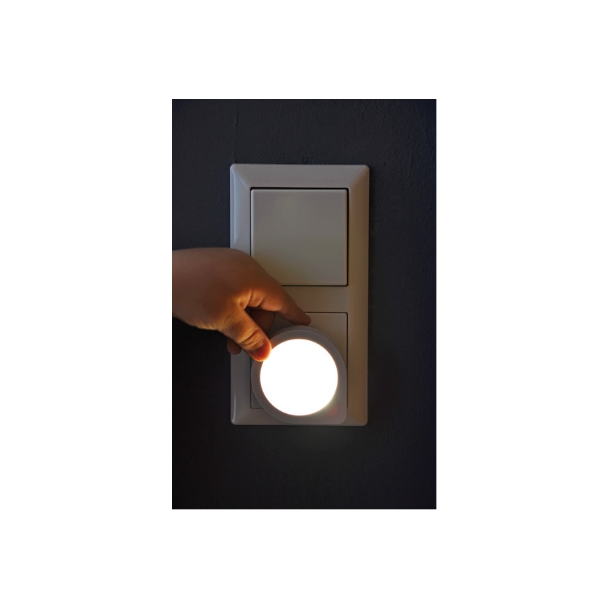 Brennenstuhl - LED navigationslampa med stickkontakt with a sensor LED/0,2W/230V
