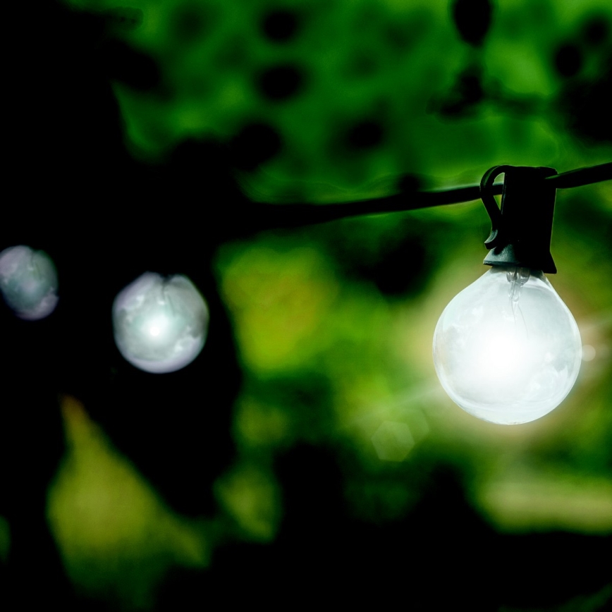 Brilagi - LED dekorativ utomhusslinga KRANS 25xE12 20m IP44 kall vit
