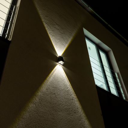 Brilagi - LED solcell väggbelysning PYRAMID LED/2W/3,2V IP54