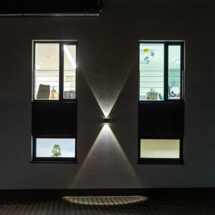 Brilagi - LED solcell väggbelysning PYRAMID LED/2W/3,2V IP54
