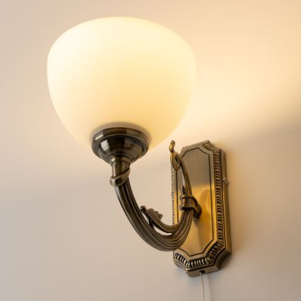 Brilagi - Vägglampa CLASSIC 1xE27/60W/230V mässing