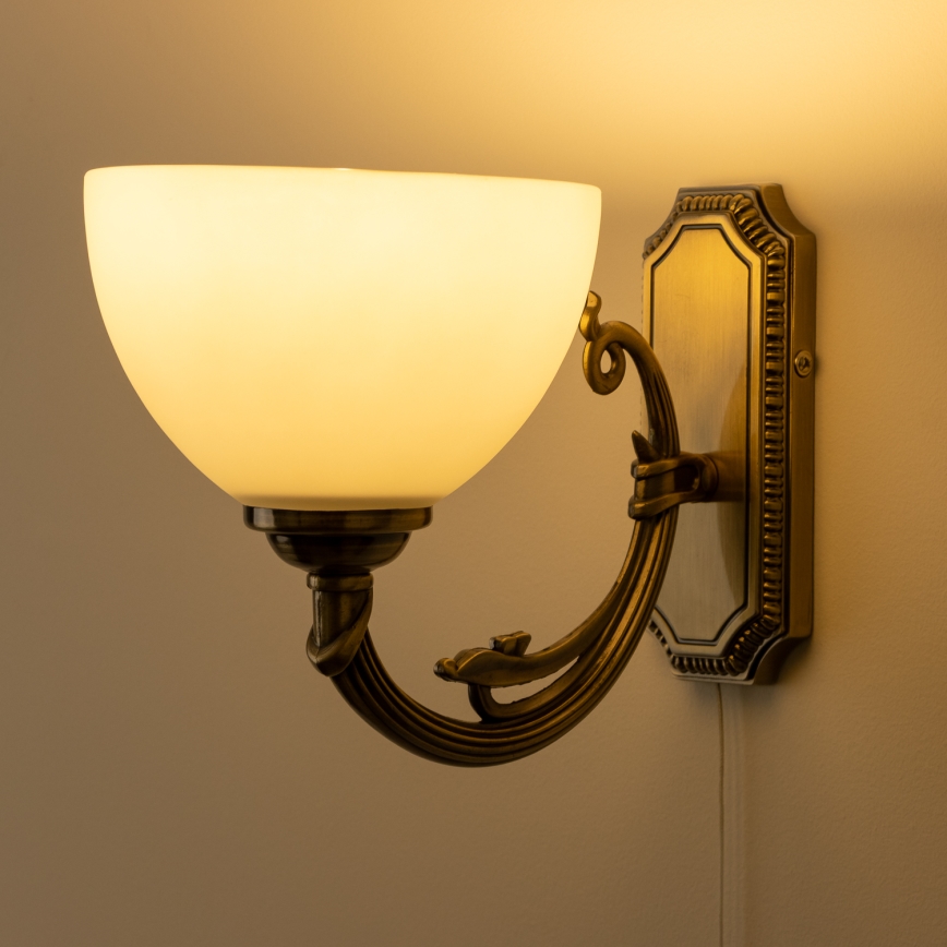Brilagi - Vägglampa CLASSIC 1xE27/60W/230V mässing