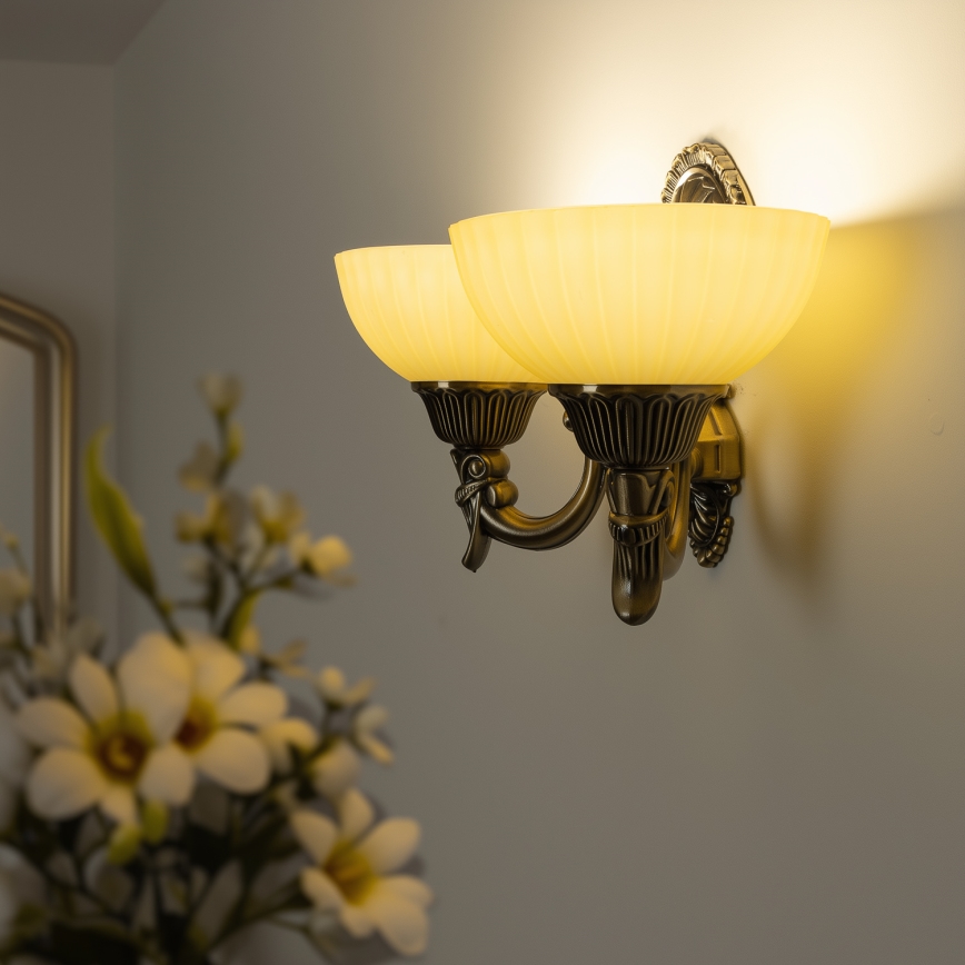 Brilagi - Vägglampa CLASSIC 2xE27/60W/230V mässing