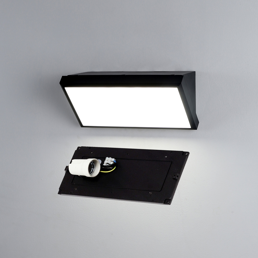 Brilagi - Vägglampa för utomhusbruk TRIANGLE 1xE27/60W/230V svart IP65