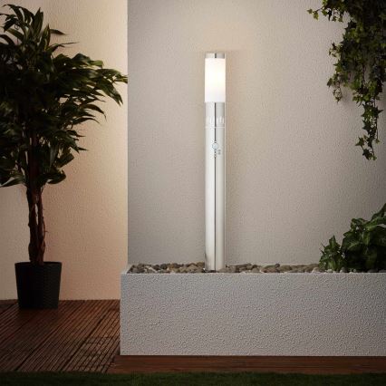 Brilliant - LED Utomhuslampa med sensor LEIGH LED/0,9W/230V + 1xE27/11W 80 cm IP44 skinande krom