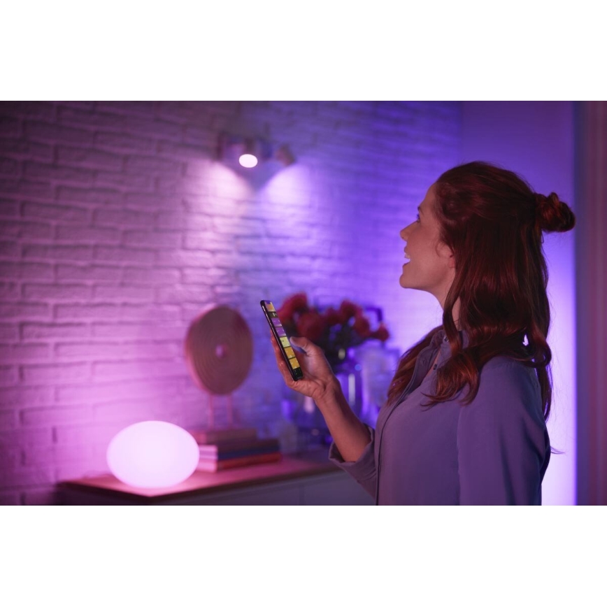 Dimbar LED-lampa Philips Hue Vit och Färgad E14/5,3W/230V 2200K - 6500K