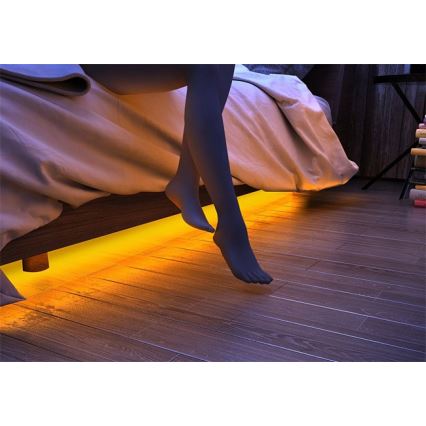 UPPSÄTTNING 2x LED ljusslinga med sensor  1,2 m LED/3,6W/230V