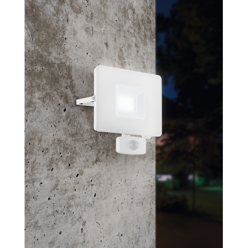 Eglo 33158 - LED Strålkastare med sensor FAEDO 3 LED/30W/230V IP44