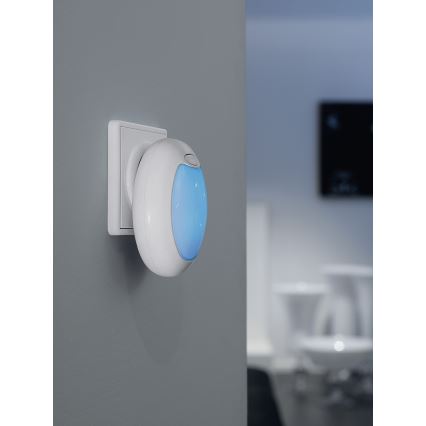 Eglo - LED vägglampa med 3xLED/0,6W/230V för eluttag