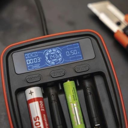 Batteriladdare med LCD display 4xAA/AAA 5V