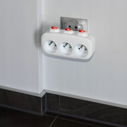Grenuttag med strömbrytare, 3 uttag