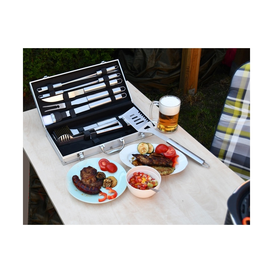 Grilling utensils rostfritt stål with a case 18 delar