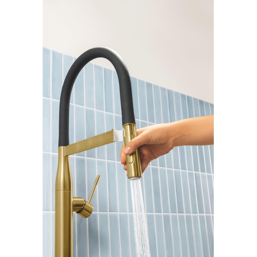 GROHE 30294GN0 - ESSENCE köksblandare i guld