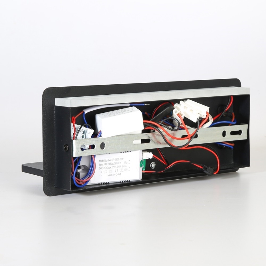 Immax 08287L - LED Väggspotlight med hylla, USB-port och trådlös laddning Be PREPARE LED/3W/230V + LED/3W svart