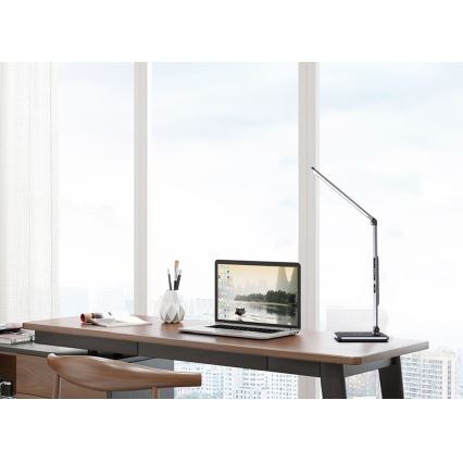 LED-dimbar bordslampa LED/8,5W/230V med trådlös laddning silverfärgad
