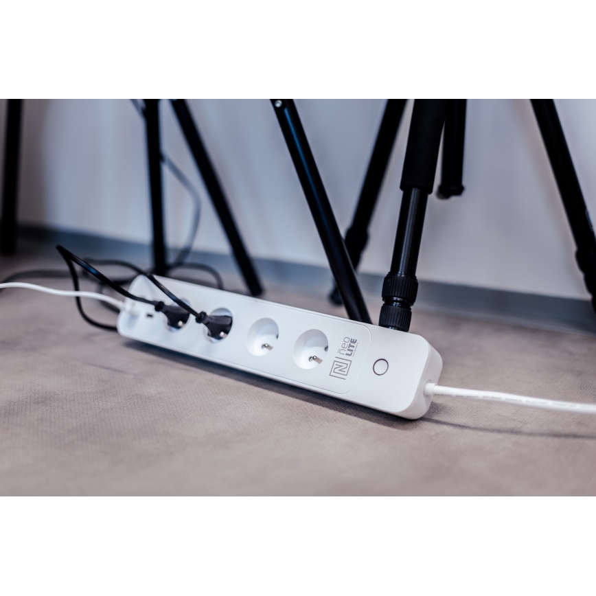 Immax NEO 07707L - Förlängningskabel NEO LITE Smart 4AC + 4USB Wi-Fi Tuya 1,5m