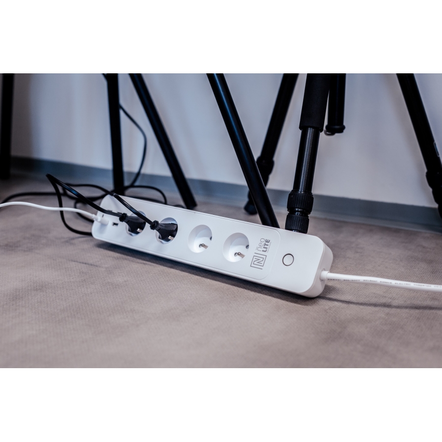 Immax NEO 07707L - Förlängningskabel NEO LITE Smart 4AC + 4USB Wi-Fi Tuya 1,5m