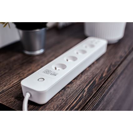 Immax NEO 07707L - Förlängningskabel NEO LITE Smart 4AC + 4USB Wi-Fi Tuya 1,5m