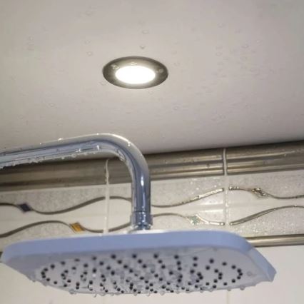 Infälld LED badrumsbelysning LORI LED/4,5W/230V IP65 2700/4000K diameter 8,5 cm svart