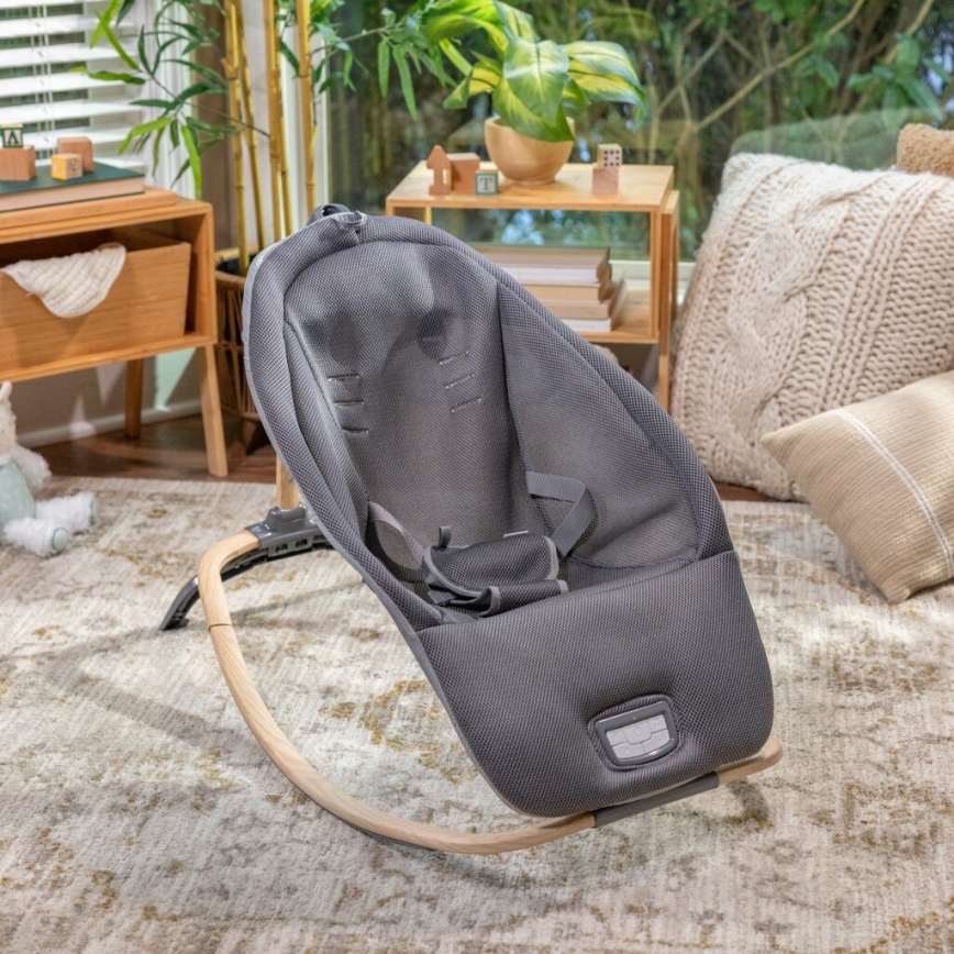Ingenuity - Vibrerande babysitter med musik EVERY SEASON WESLEY grå