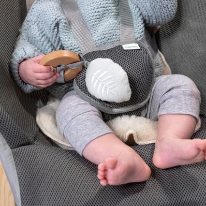 Ingenuity - Vibrerande babysitter med musik EVERY SEASON WESLEY grå