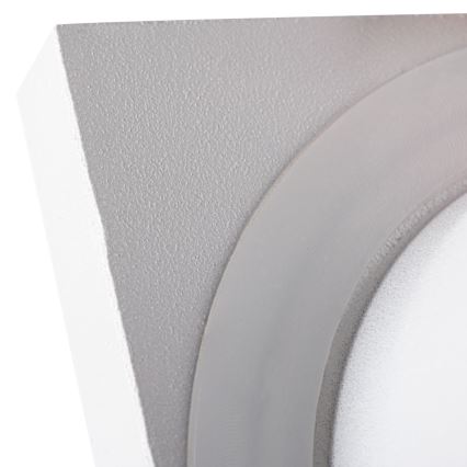 Badrum infälld Belysning FLINI 10W IP44 vit