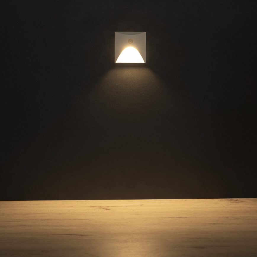 LED trapparmatur med rörelse- och skymningssensor EXIN LED/2,5W/230V 3000K IP65 vit fyrkantig