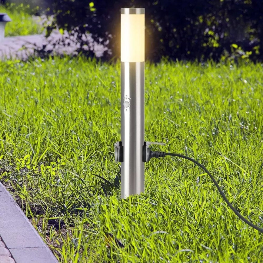 Lampa med sensor för utomhusbruk + 2 uttag SCHUKO 1xE27/60W/230V IP44 60cm matt krom