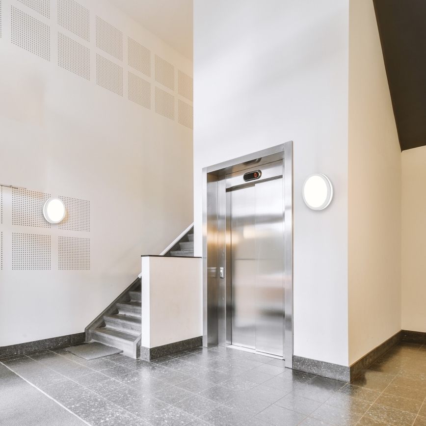 LED Takarmatur för badrum med sensor LED/18W/230V 3000/4000/6500K IP65 Ø 30 cm vit + fjärrkontroll