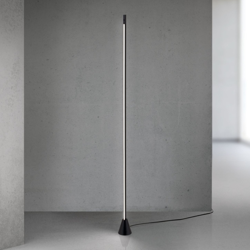 LED-dimbar golvlampa med rörelsesensor SOJIE LED/26W/230V svart