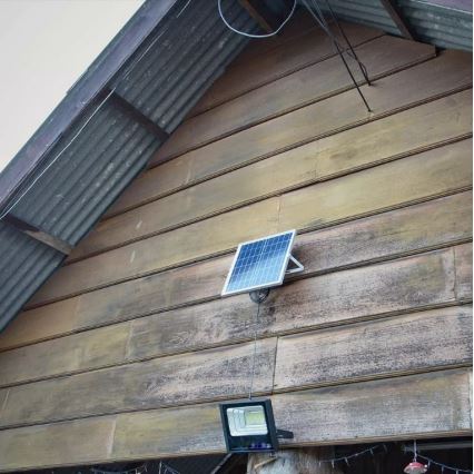LED Dimbar solcellsstrålkastare LED/16W/3,2V 4000K IP65 10000 mAh + fjärrkontroll
