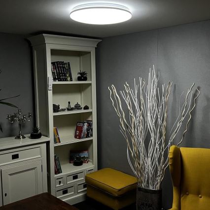 LED Dimbar taklampa LED/48W/230V 2700-6500K Wi-Fi Tuya + fjärrkontroll