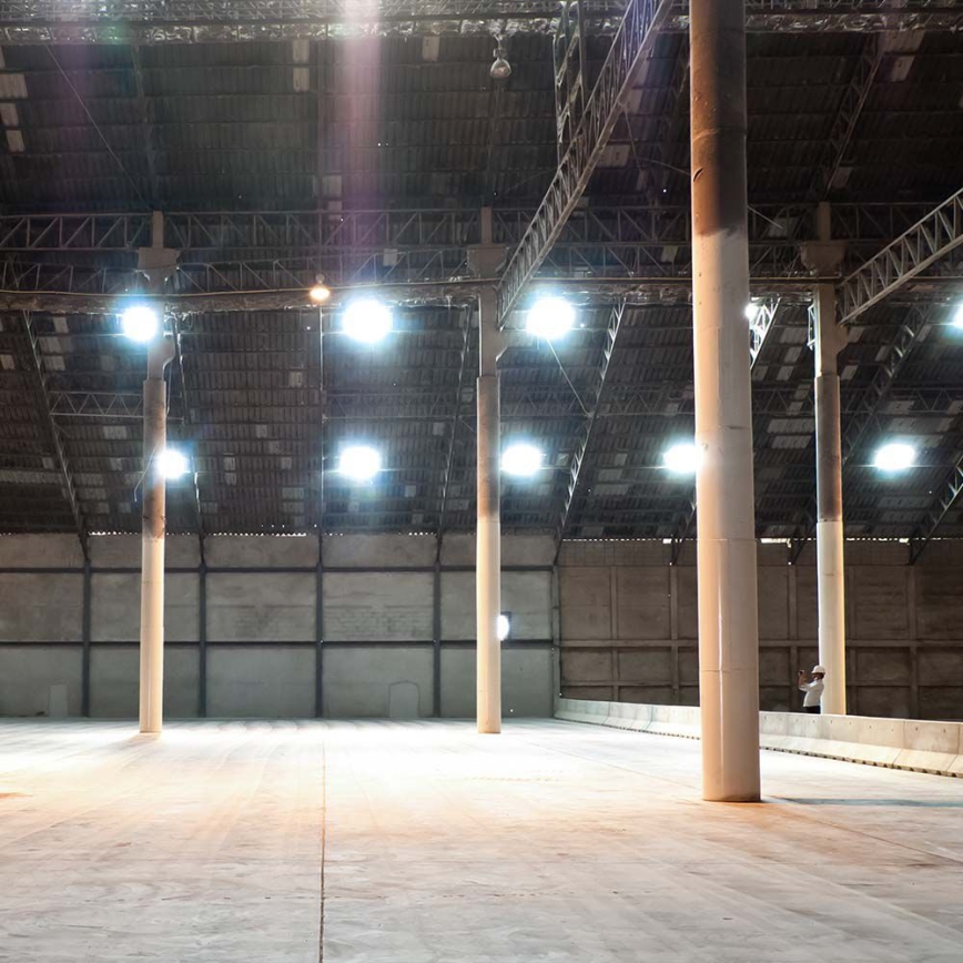 LED Industriell armatur High Bay LED/100W/230V IP65 4000K
