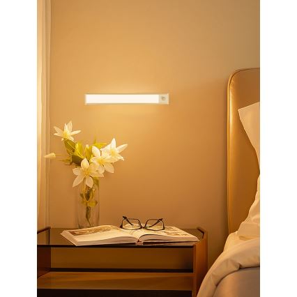 LED lampa för undersidan av köksskåp CABINET-4 med PIR sensor LED/1,5W/230V 1100mAh 4000K
