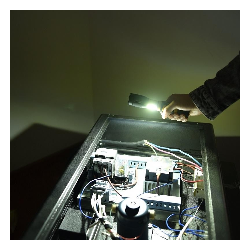 LED  LED/5W/3xAAA