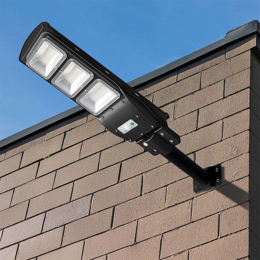 LED Dimmerbar gatulampor med solceller med rörelse- och skymningsgivare LED/12W/3,2V 6000K IP65 10000 mAh svart + fjärrkontroll