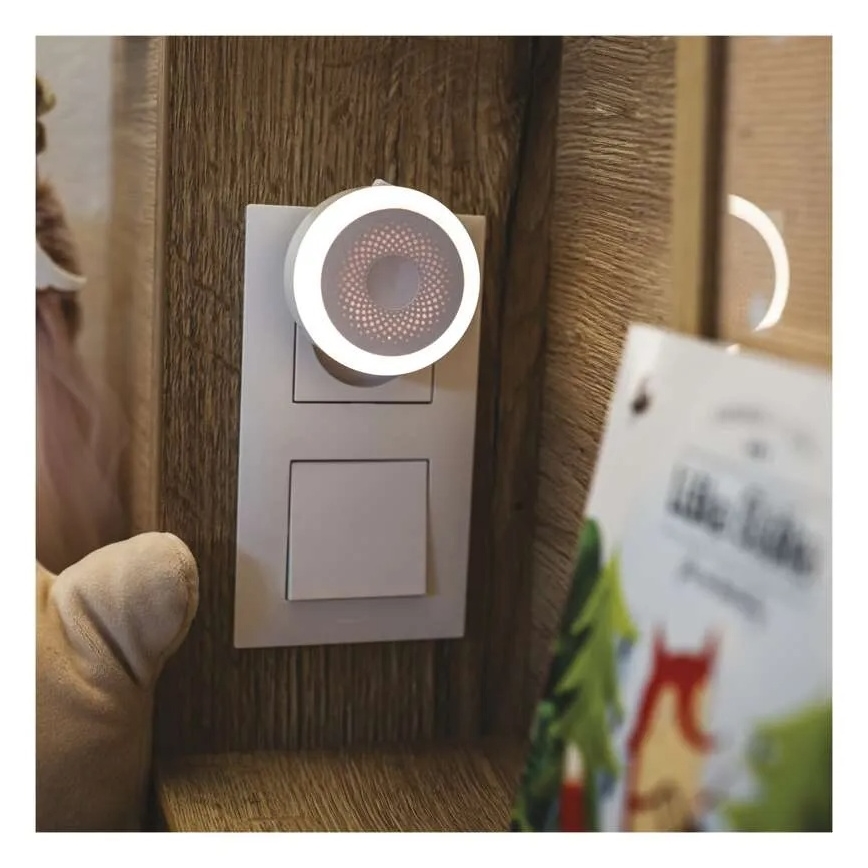 LED nattlampa för vägguttag LED/0,5W/230V