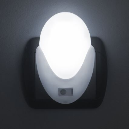 LED nattlampa  med skymningssensor  för ett kontakt  LED/1W/230V