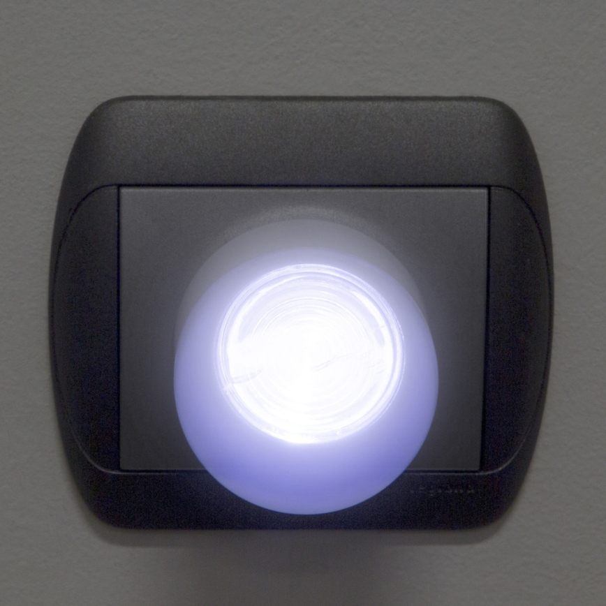 LED nattlampa  med skymningssensor  för ett kontakt  LED/1W/230V