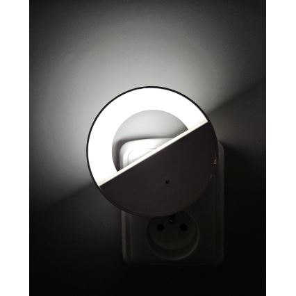 LED Nattlampa med skymningssensor LED/0,5W/230V vit