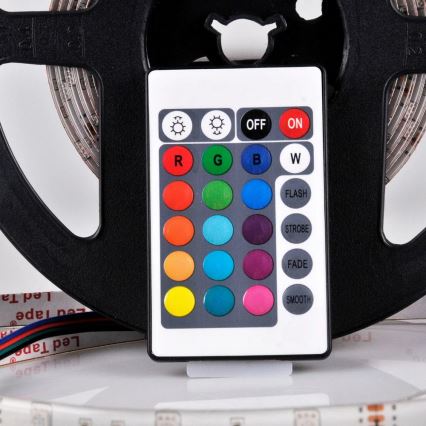 LED RGB Dimbar ljusslinga 5m LED/18W/12V IP20