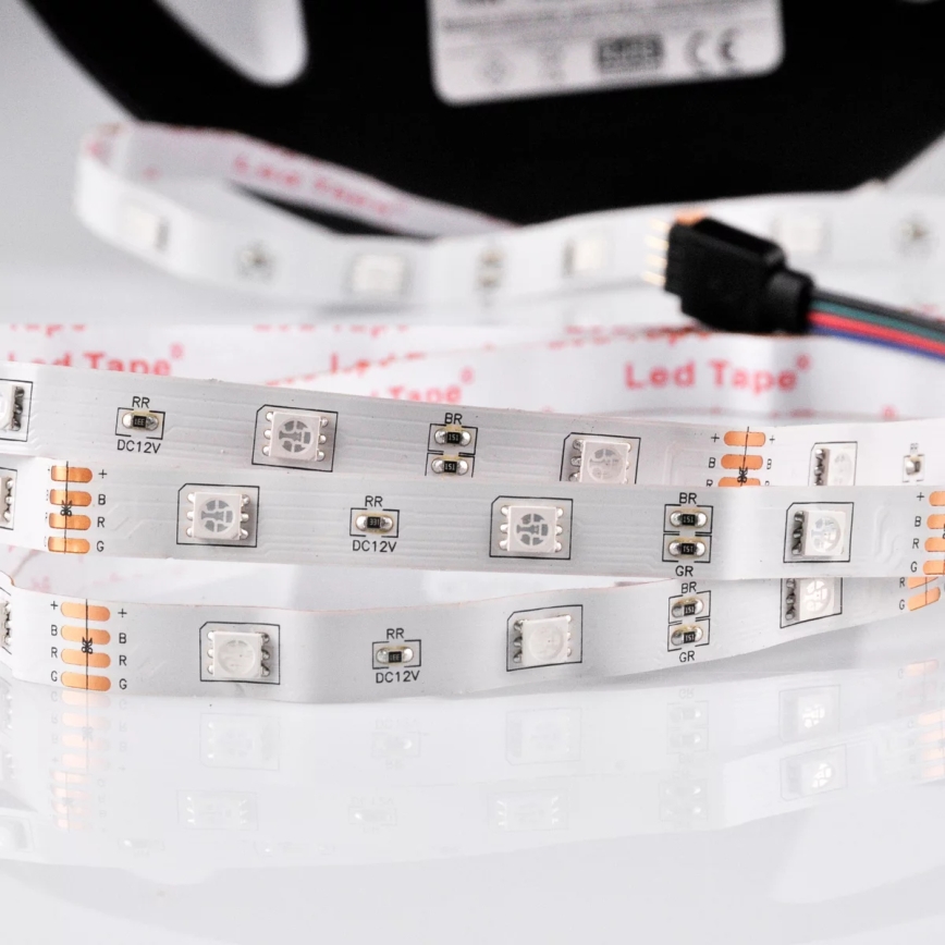 LED RGB Dimbar ljusslinga 5m LED/18W/12V IP20