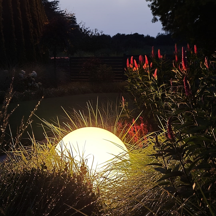 LED RGB Ljusreglerad utomhus lampa GLOBO 1xE27/8,5W/230V diameter 60 cm IP44 + fjärrkontroll