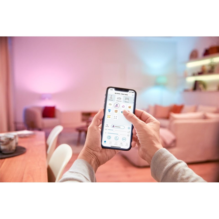 LED RGBW Dimbar glödlampa C37 E14/4,9W/230V 2200-6500K CRI 90 Wi-Fi -WiZ