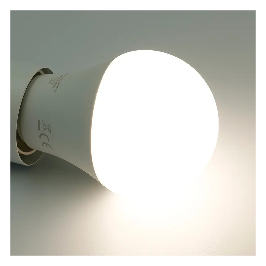 LED RGBW dimbar lampa A60 E27/9W/230V 2700-6500K Wi-Fi Tuya